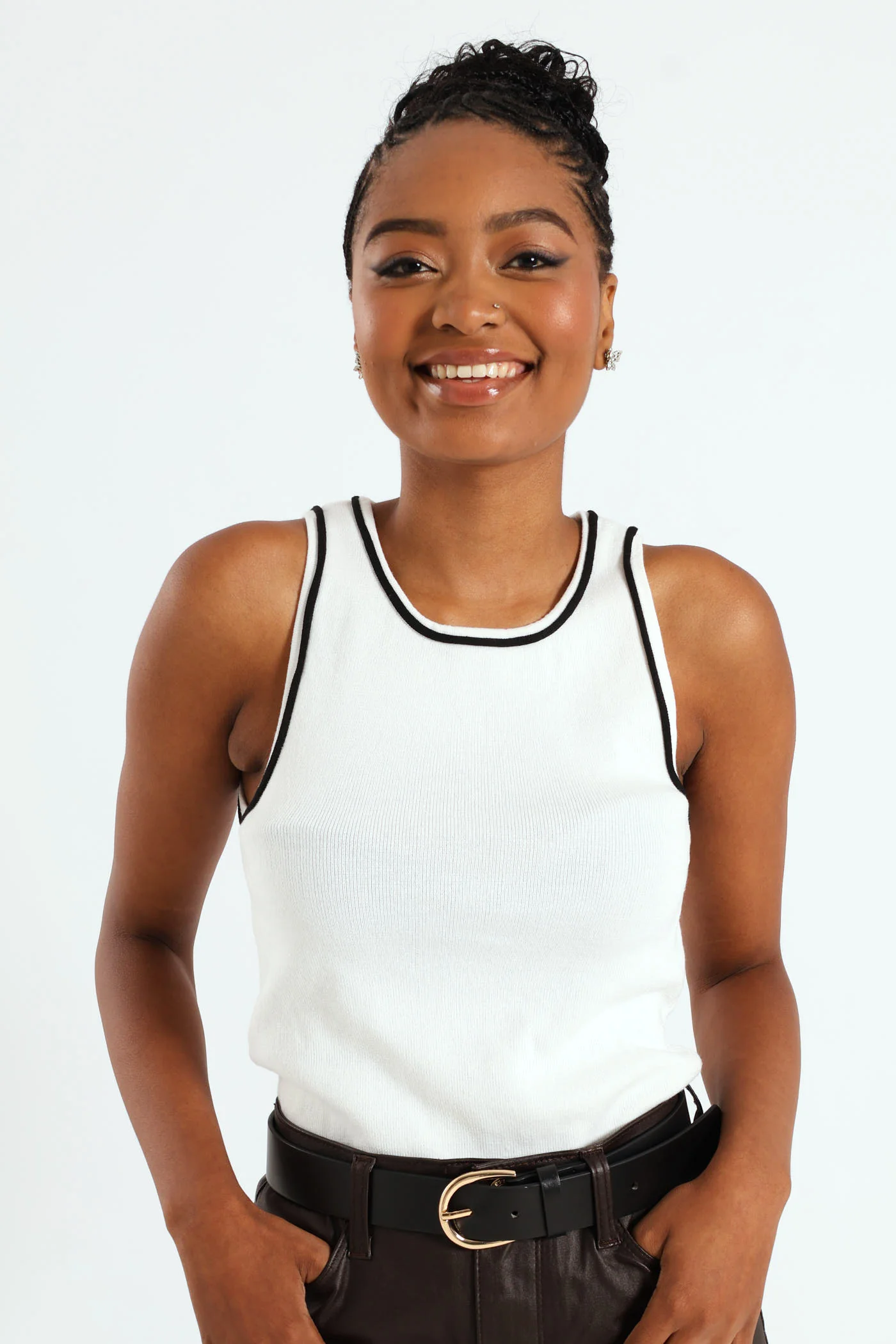 Sleeveless Contrast Trim Knitwear Top - White