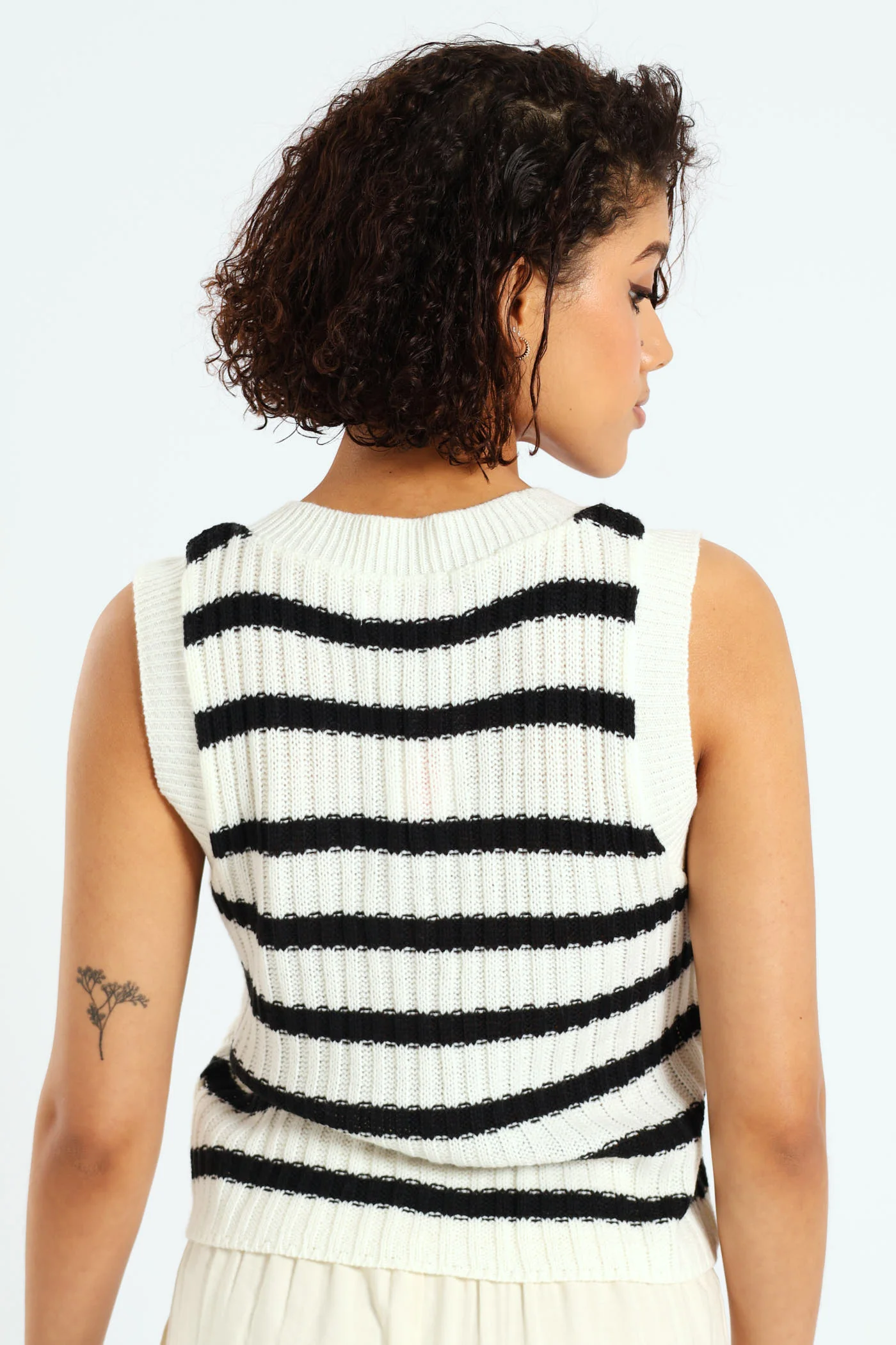 Sleeveless Knitwear Cardi Top - White/Black - Image 3