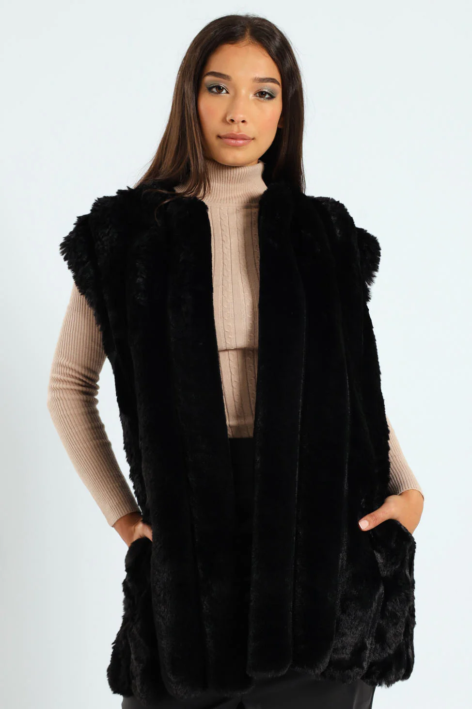 Sleeveless Luxe Faux Fur Gilet - Black - Image 4