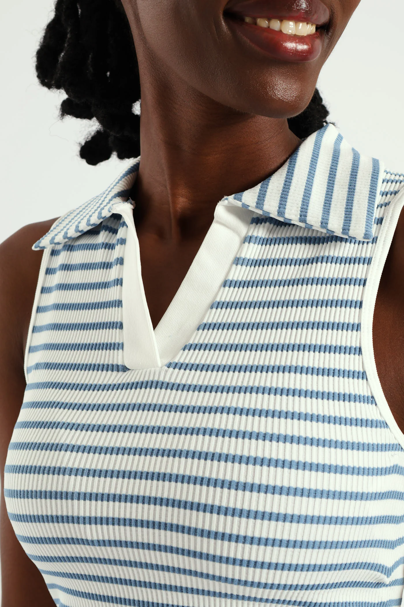 Sleeveless Stripe Seamless Johnny Collar Top - White/Blue - Image 3