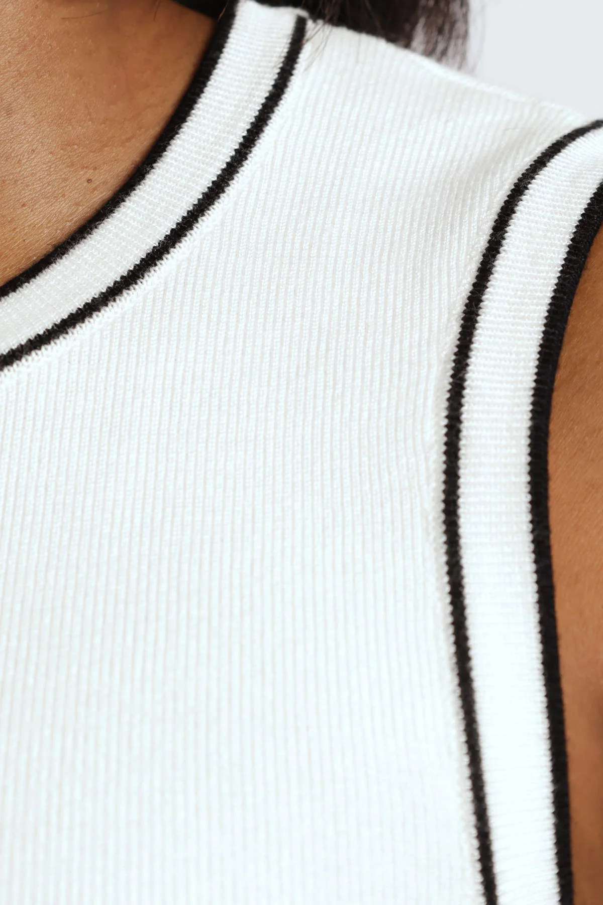 Sleeveless Tipping Detail Tank Top - White/Black - Image 4