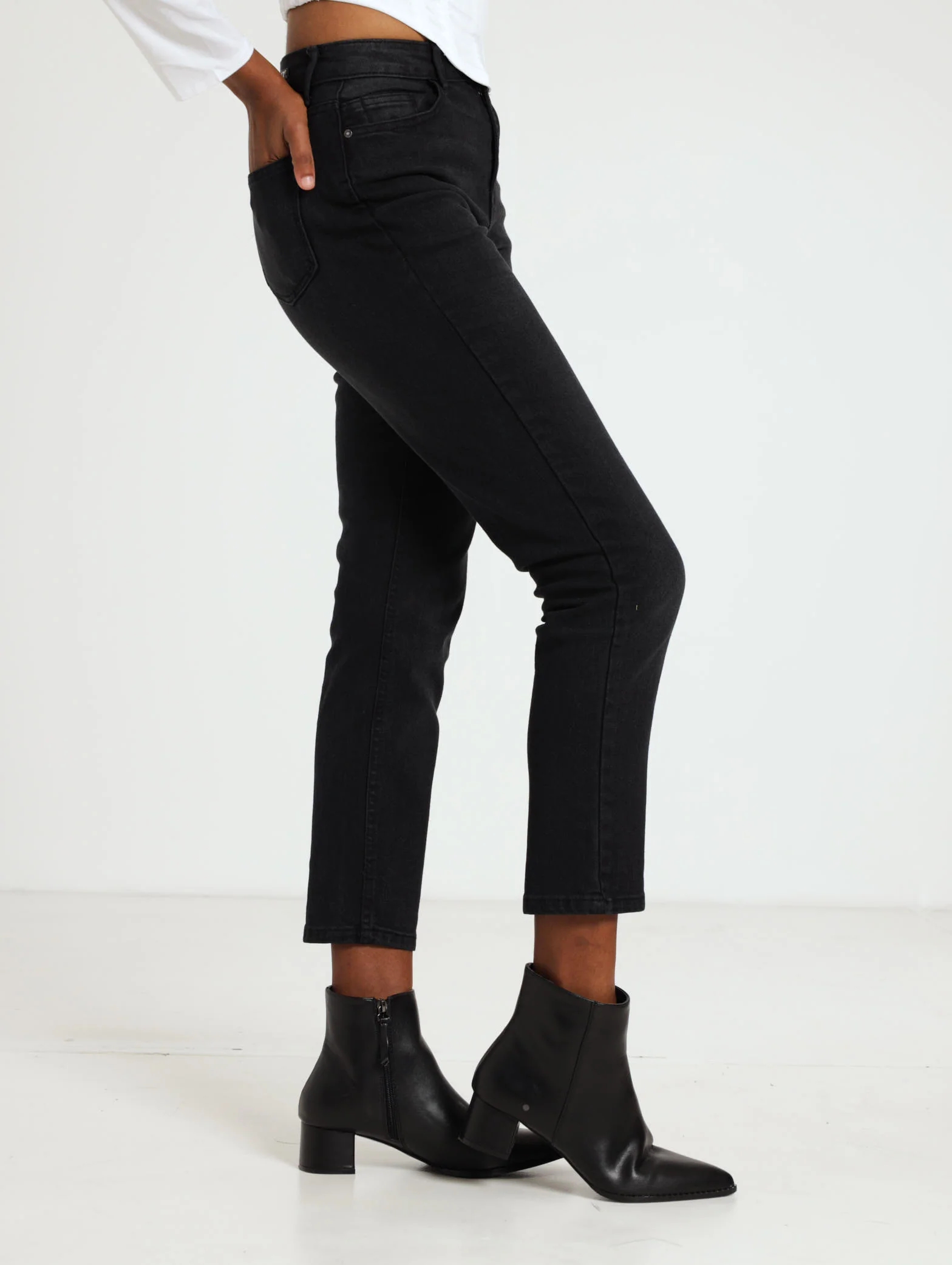 Slimleg Stretch Jean - Image 2