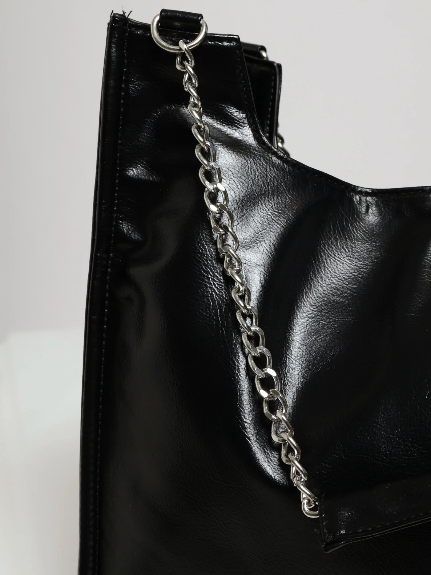 Slouchy Chunky Chain Shopper Bag - Black - Image 3
