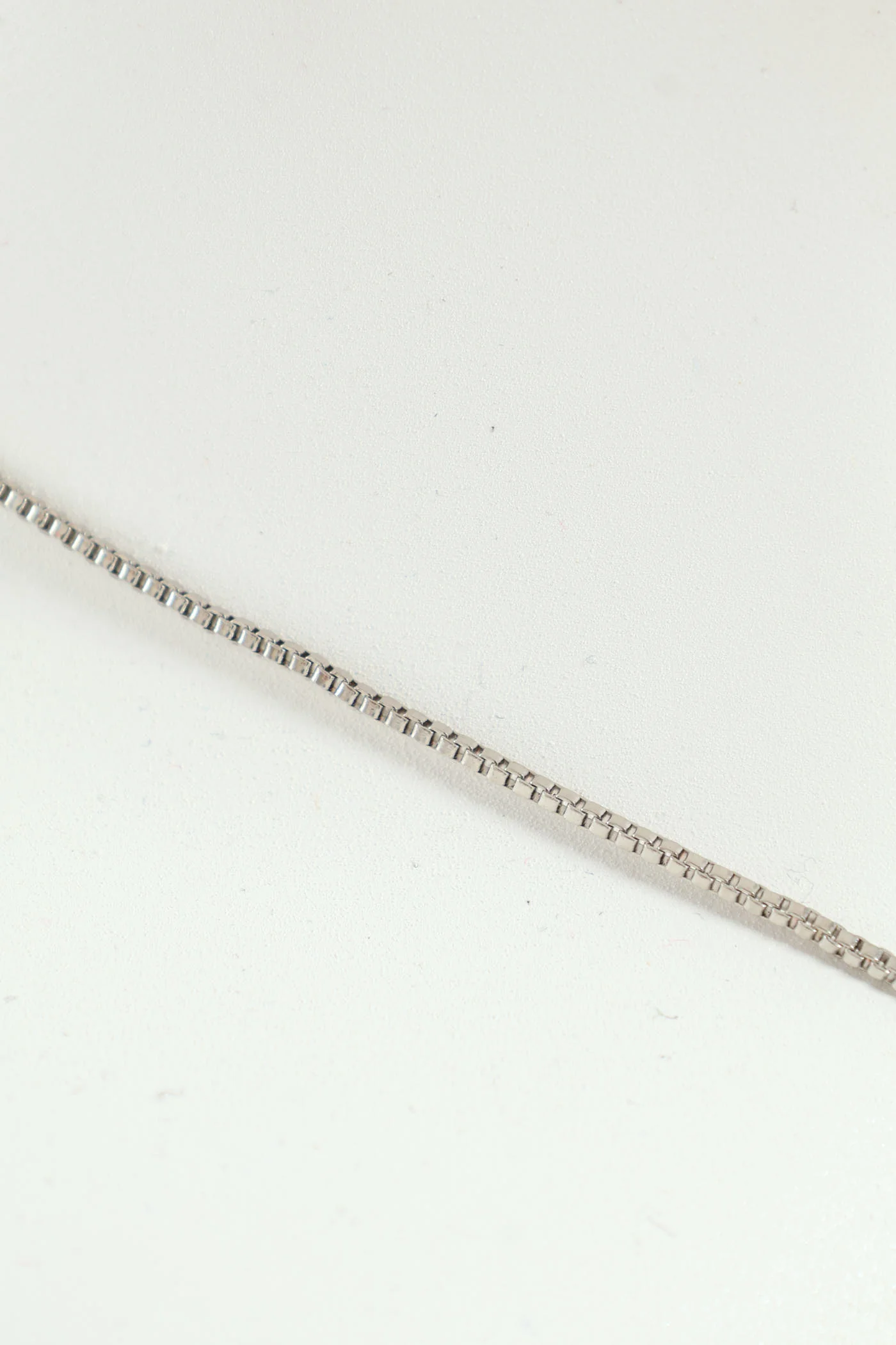 Solid Heart Pendant Necklace - Silver - Image 3