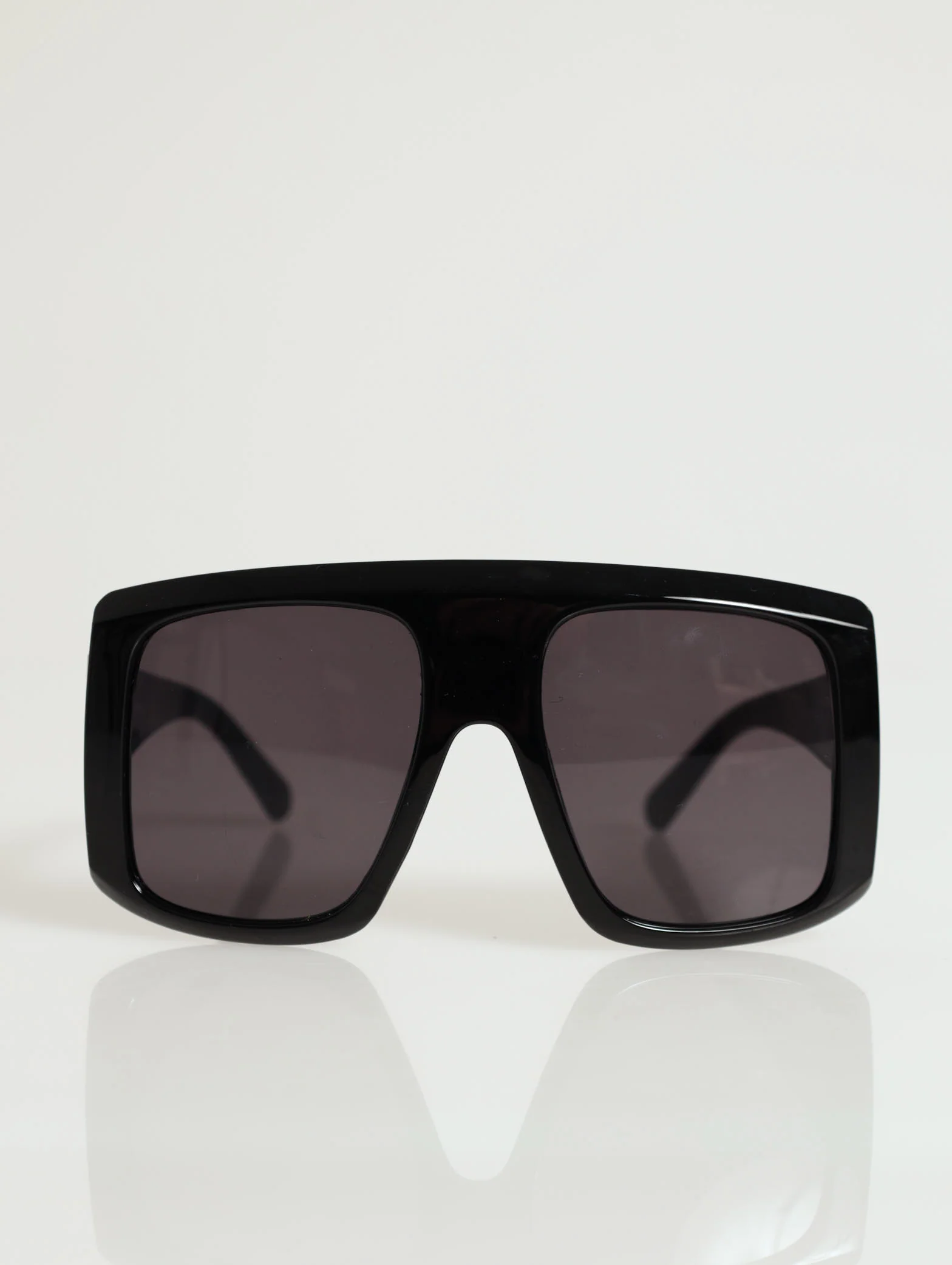 Sports Shield Sunglasses With Decorative Arm - Image 2