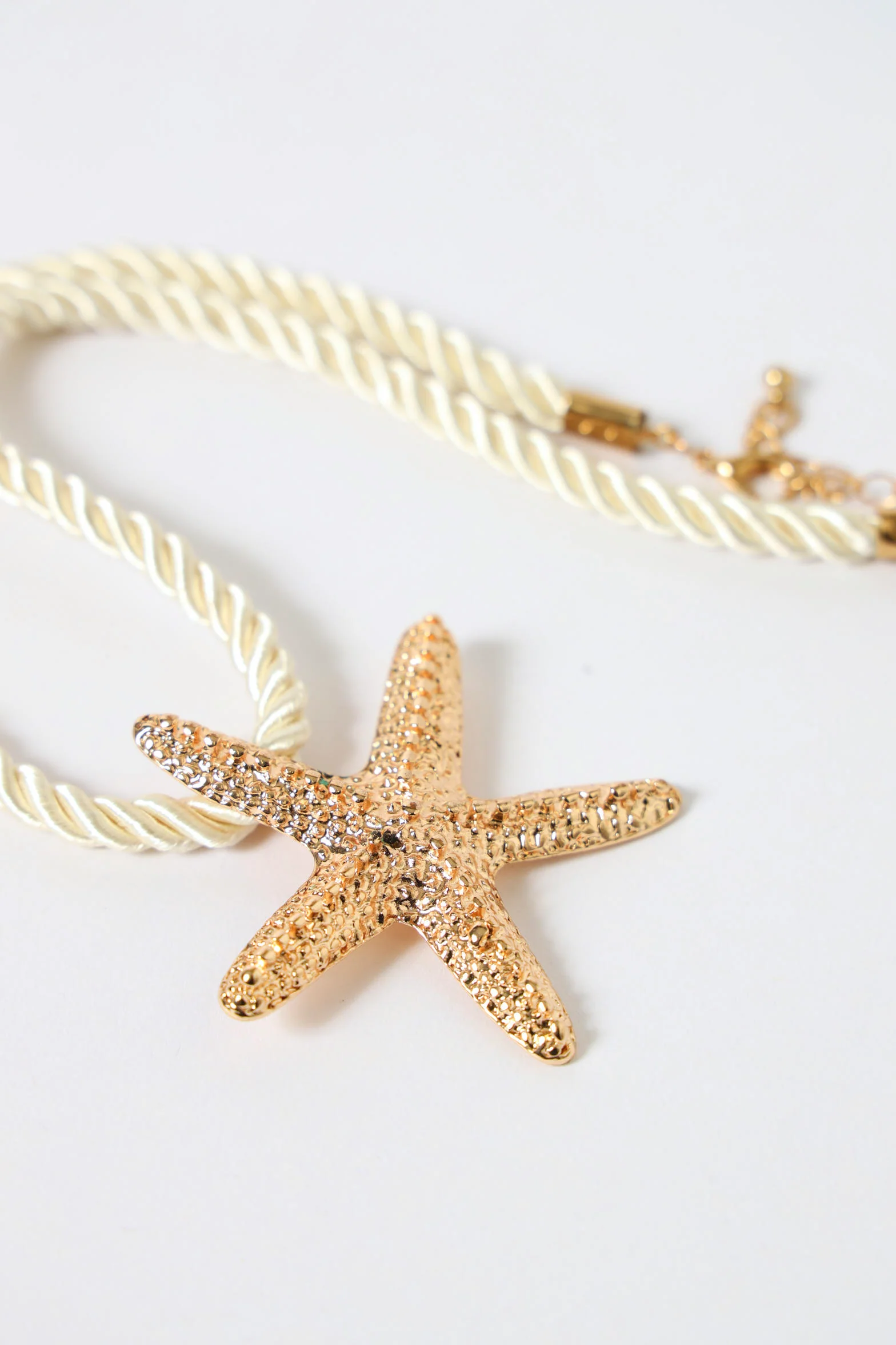 Star Fish Pendant Rope Necklace - White - Image 2