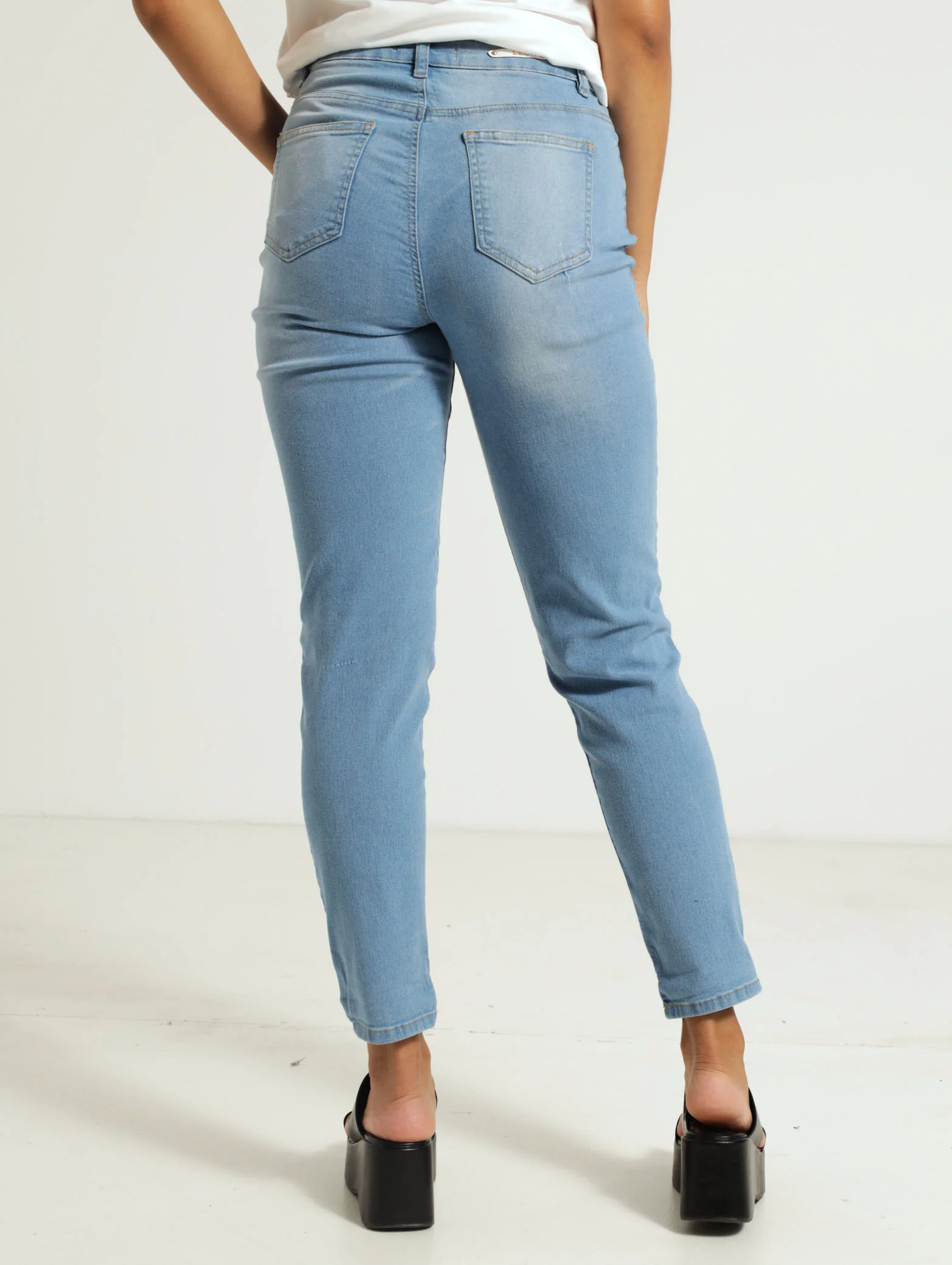 Straight Mom Jean - Image 3
