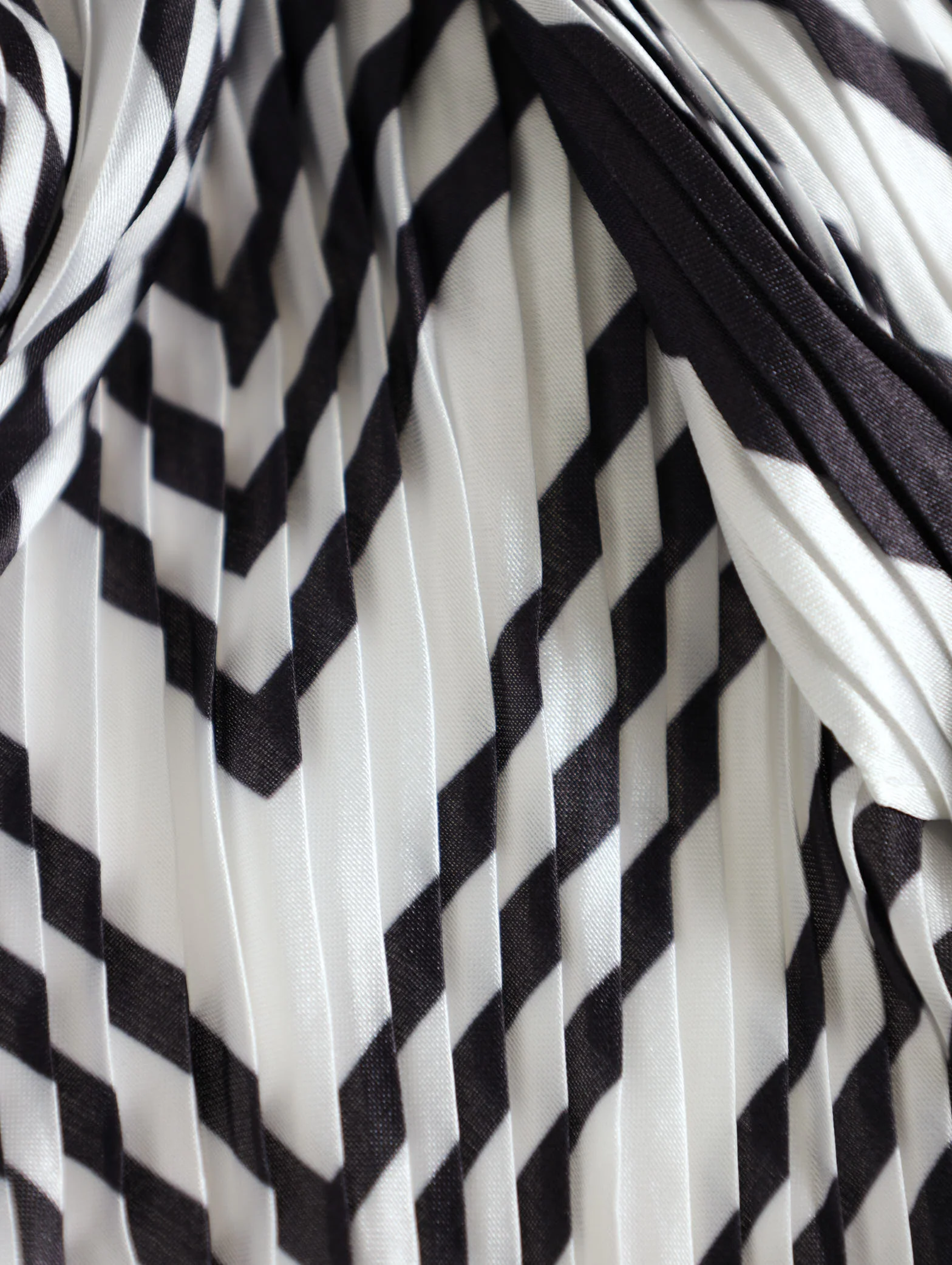 Stripe Pleated Satin Scarf - Image 2