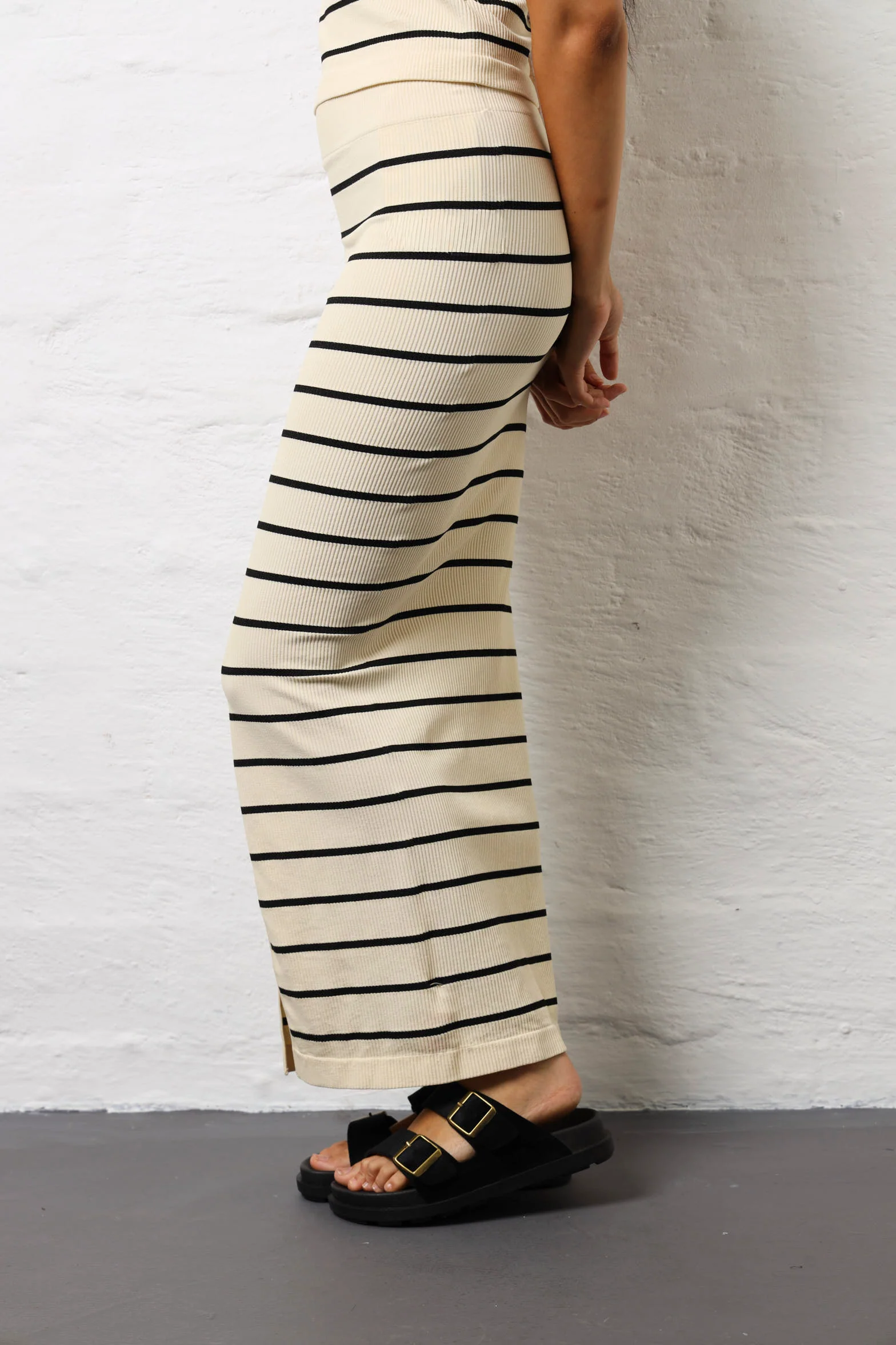 Striped Seamless Midi Skirt - Beige/Black - Image 3