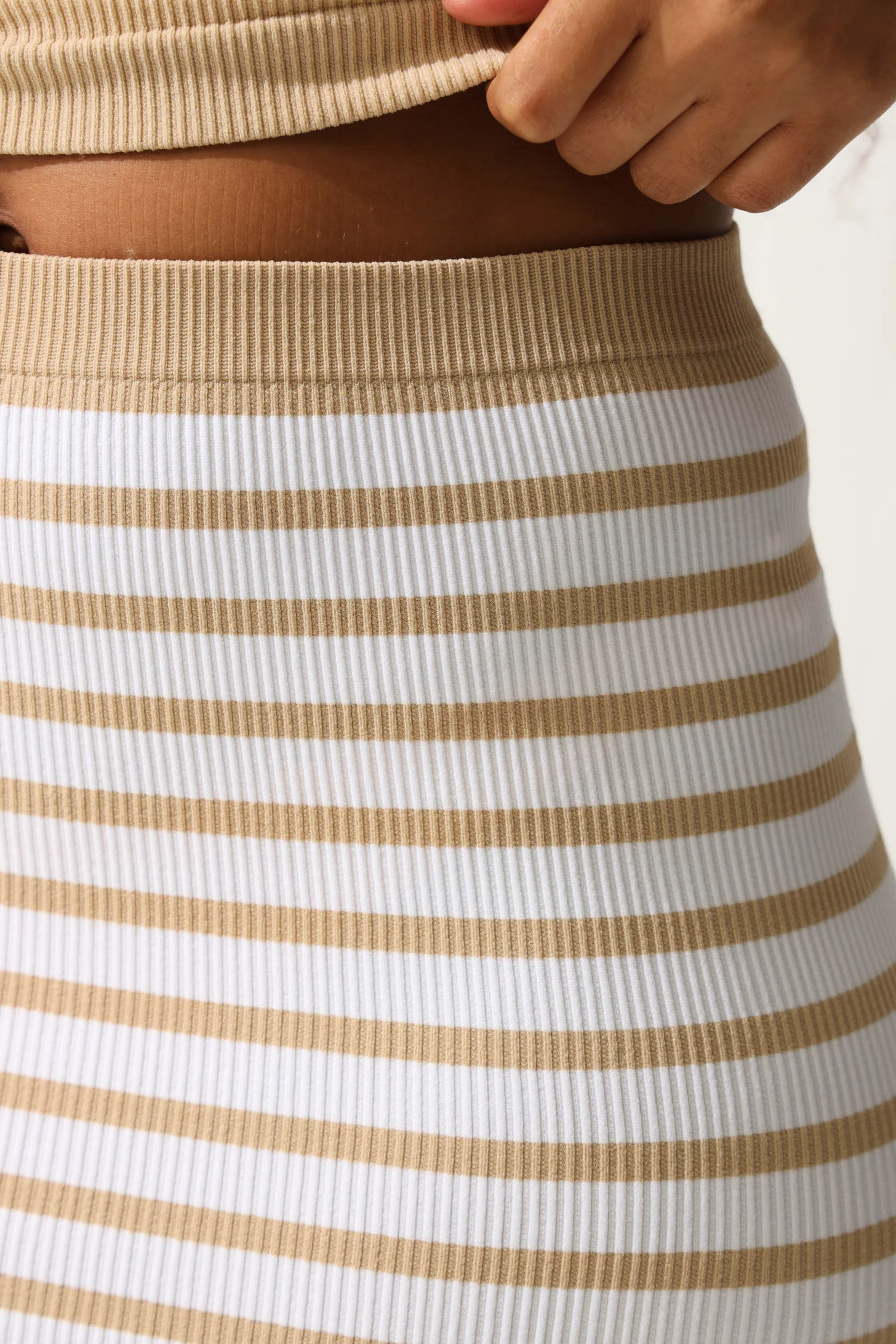 Striped Seamless Midi Skirt - Beige/White - Image 4