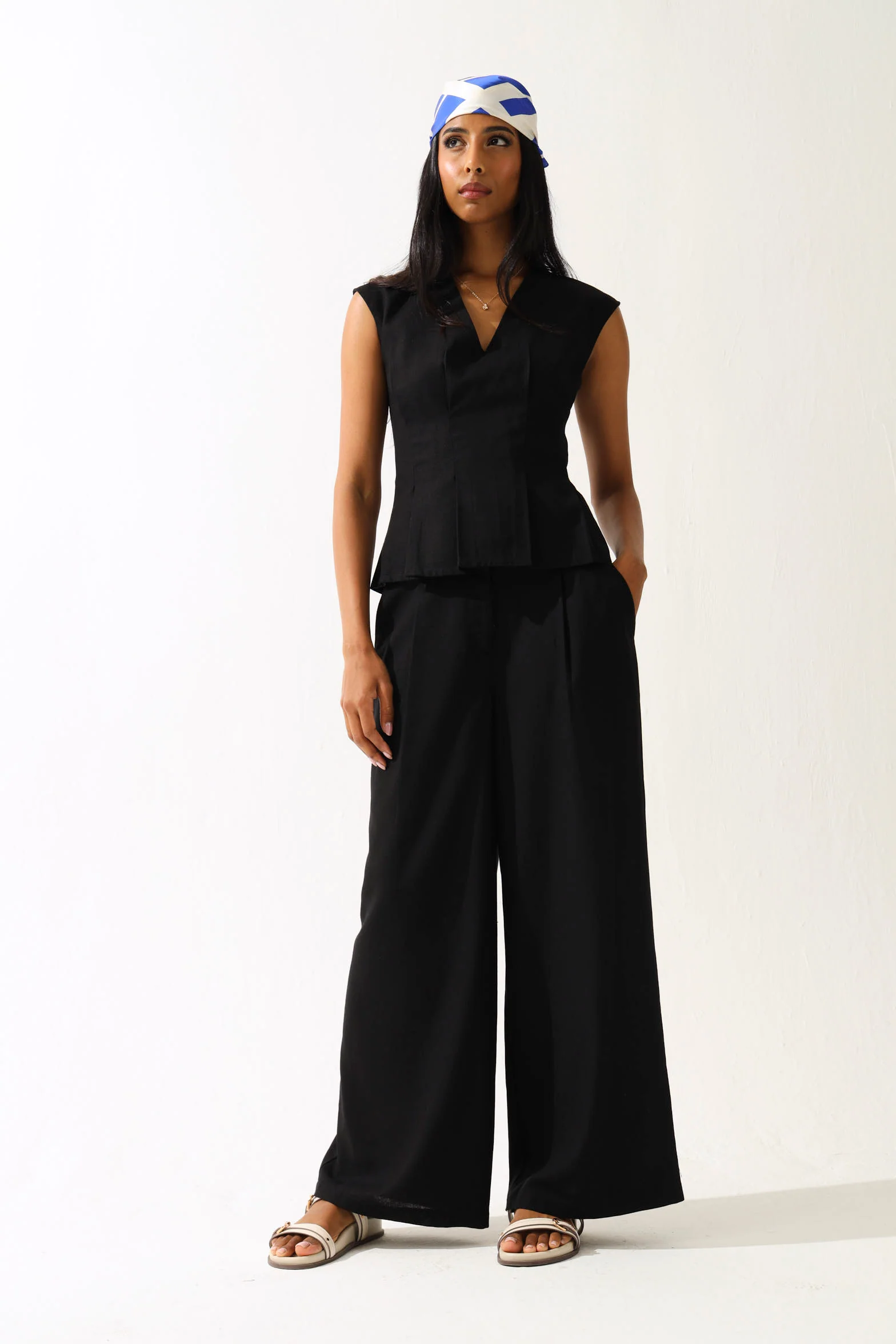 Structured Pleat Detail Linen Pants - Black