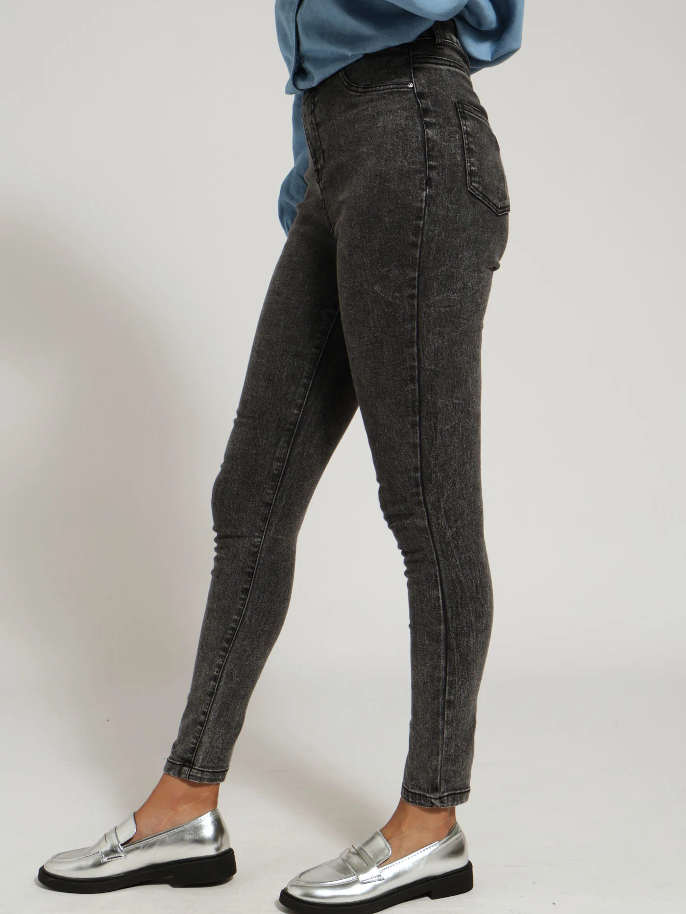 Hi-Rise Skinny Jean - Black Acid Wash - Image 2