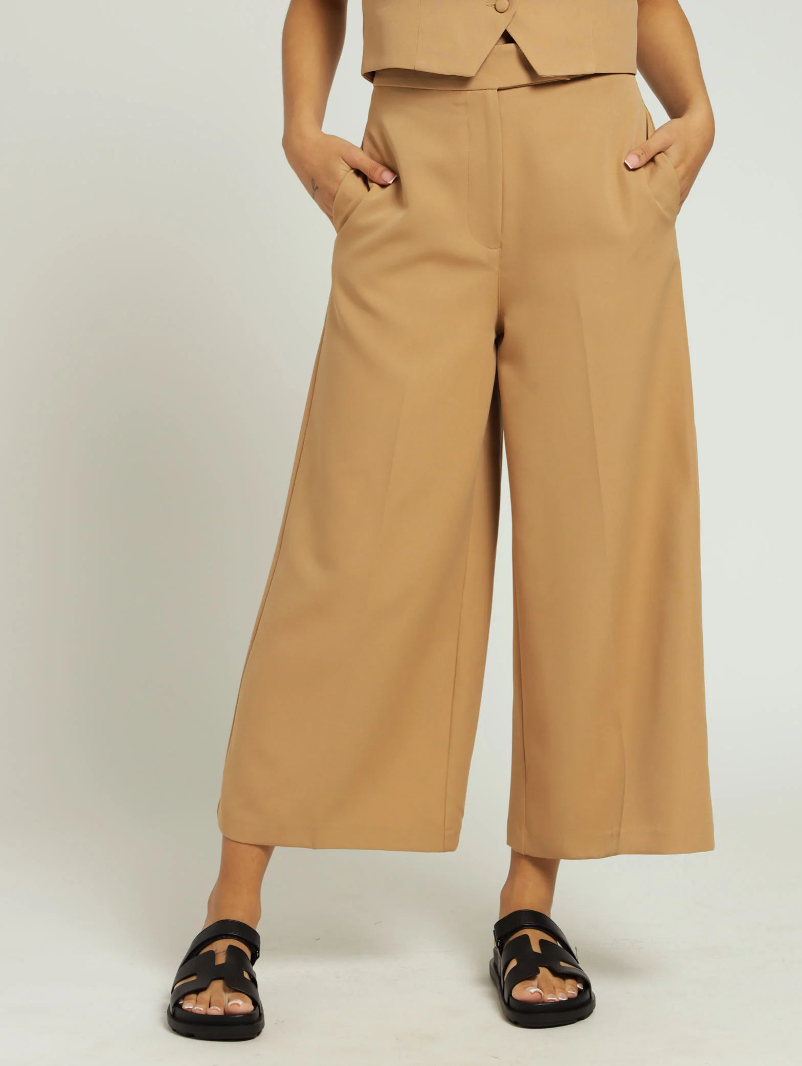 Tab Detail Culotte Pants - Caramel