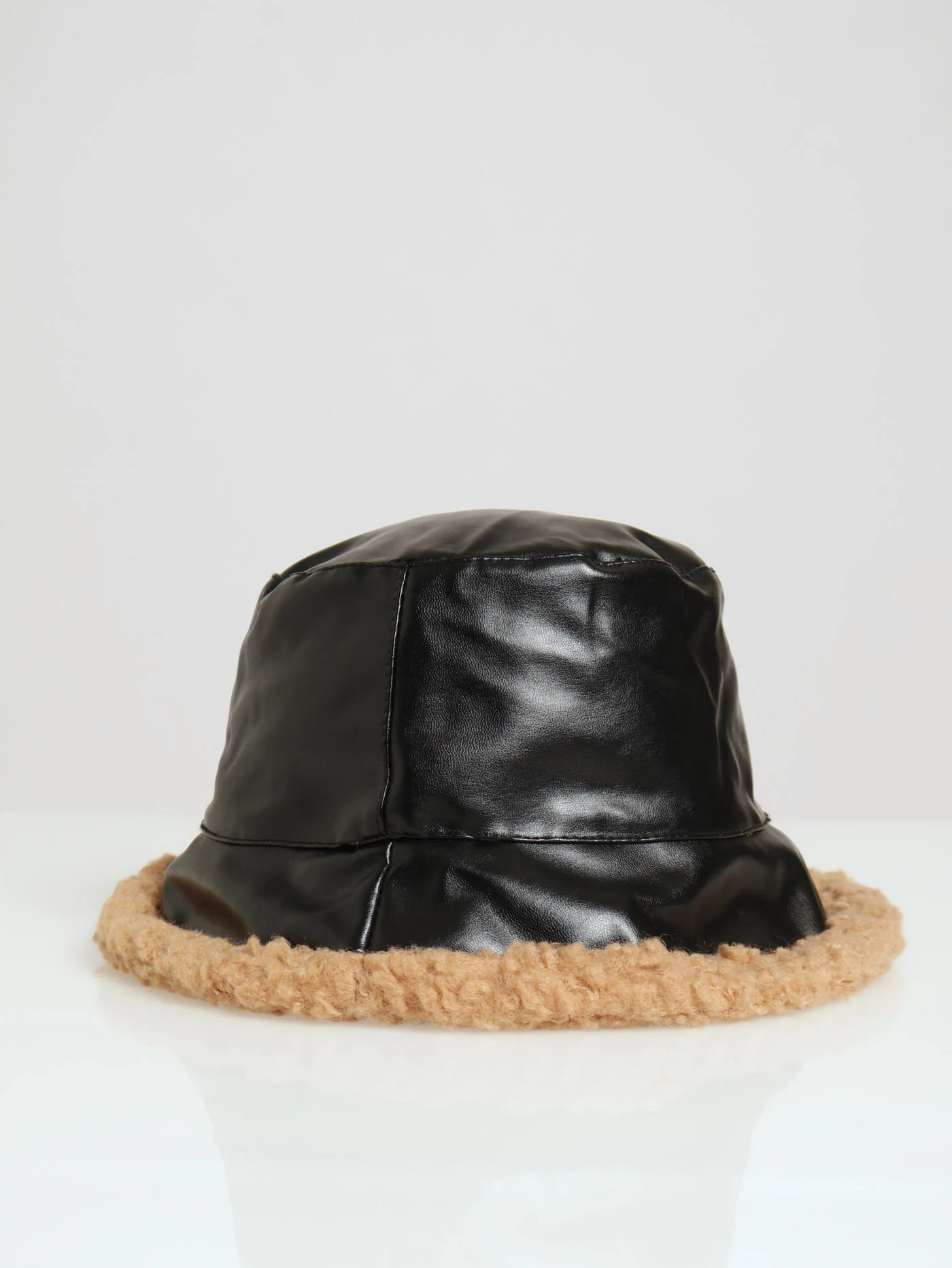 Teddy Lined Pu Bucket Hat - Black