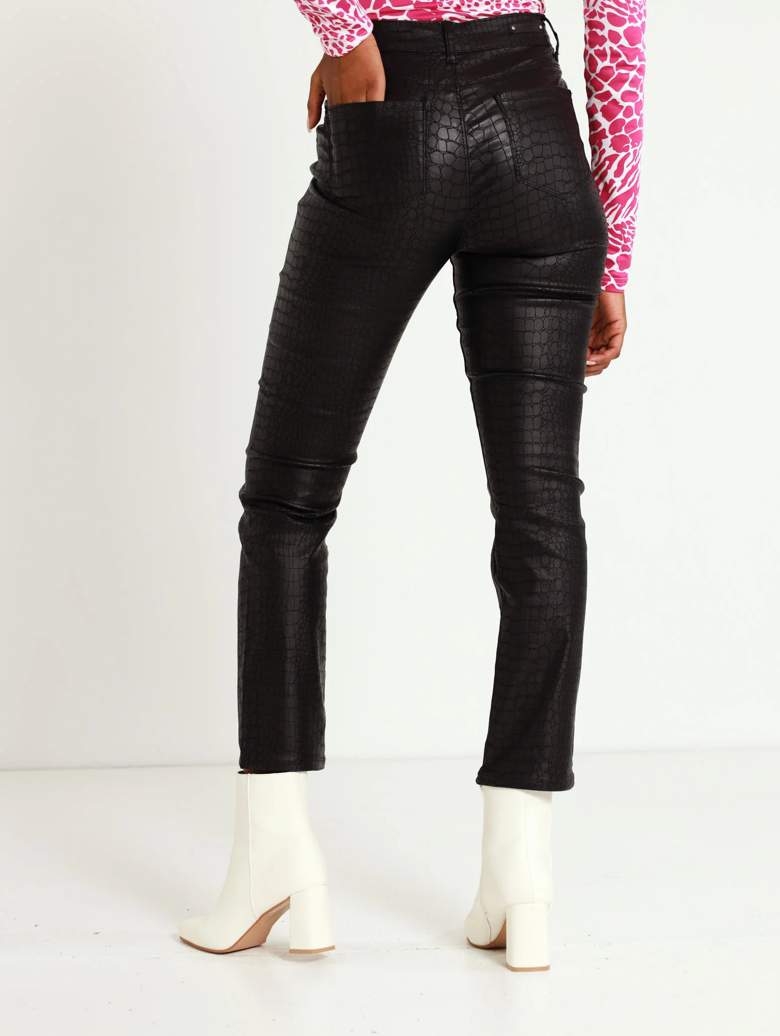 Textured Coatted Slimleg Jean - Image 3