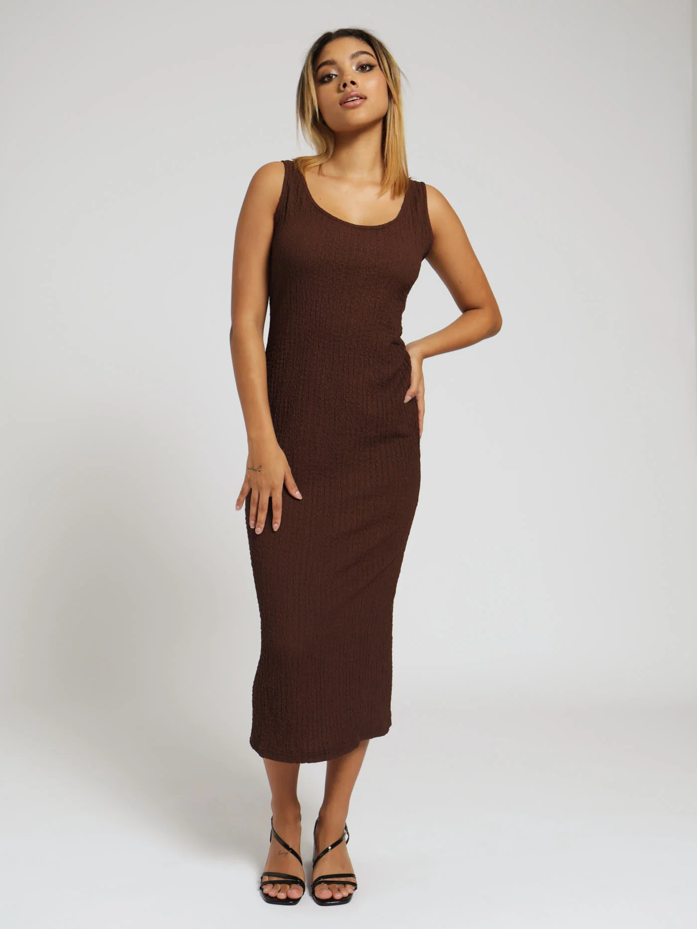 Textured Knit Basic Bodycon Dress - Brown