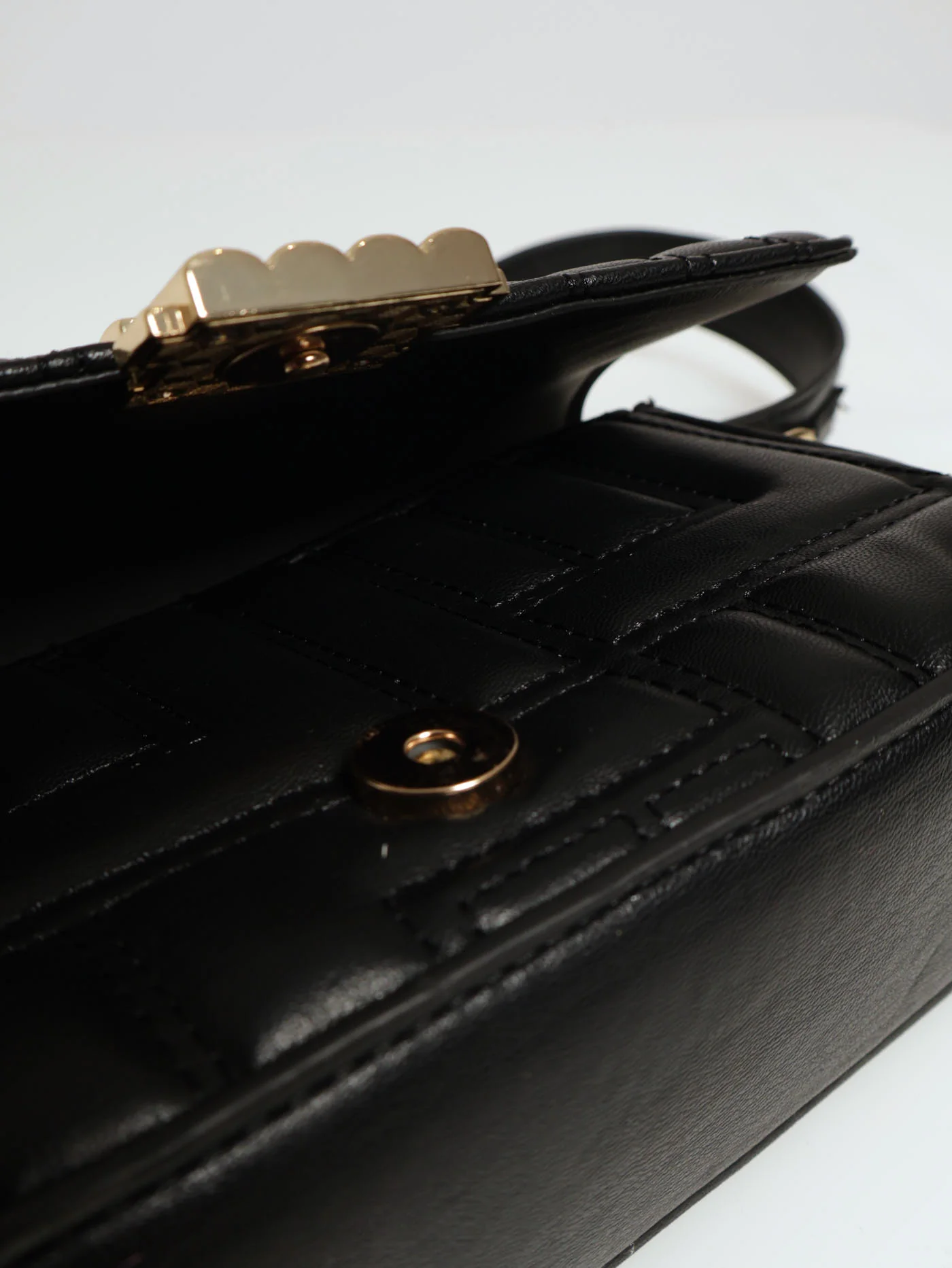 Textured Shoulder Bag - Black - Image 4
