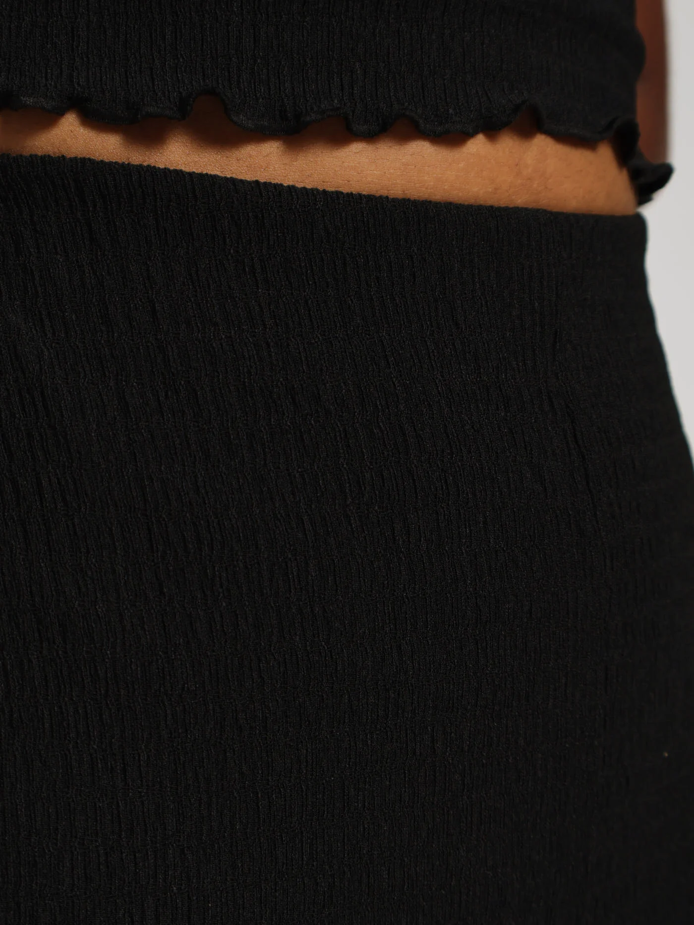 Textured Slit Front Tube Skirt - Black - Image 4