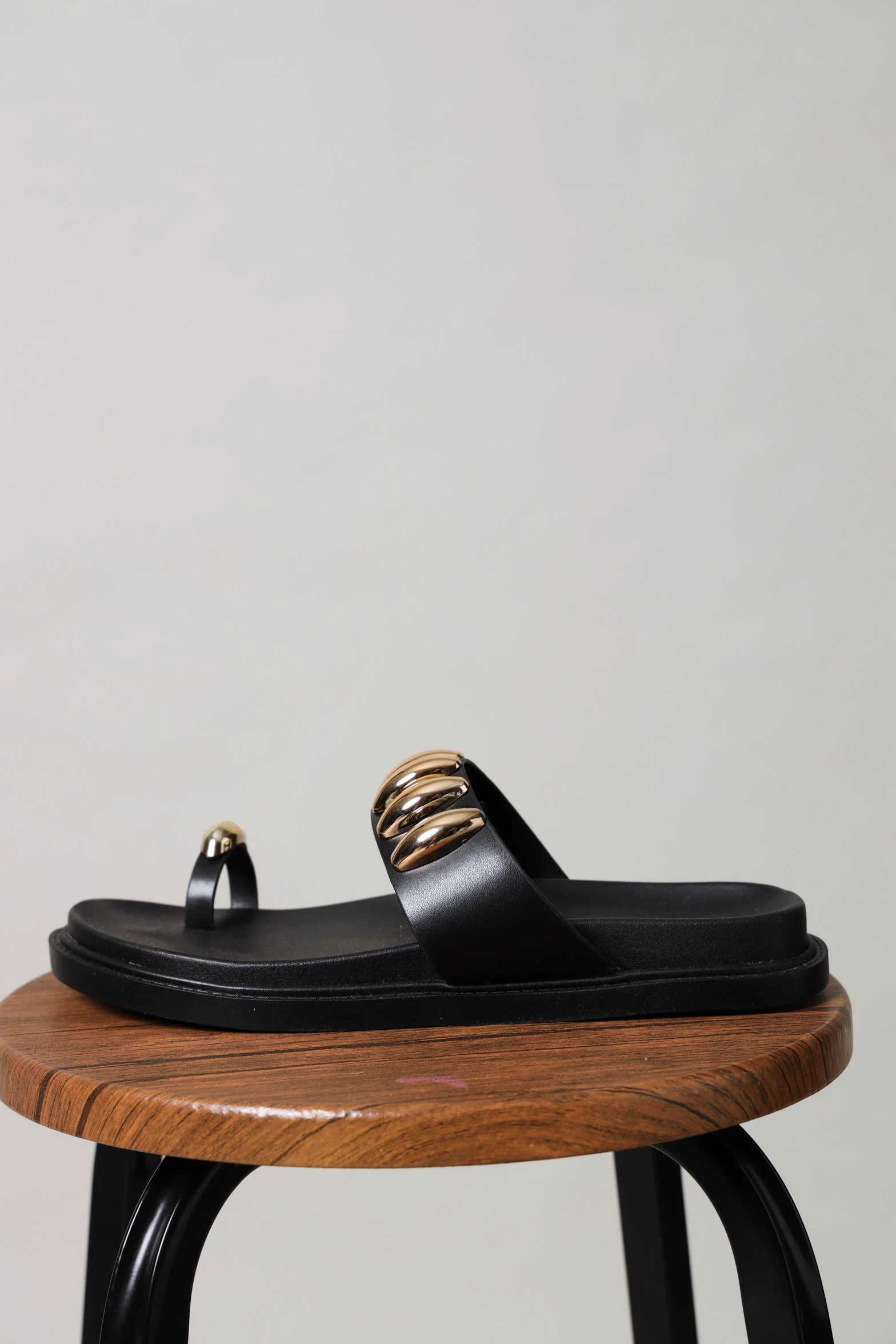 Toe Post Moulded Sandal - Black - Image 4