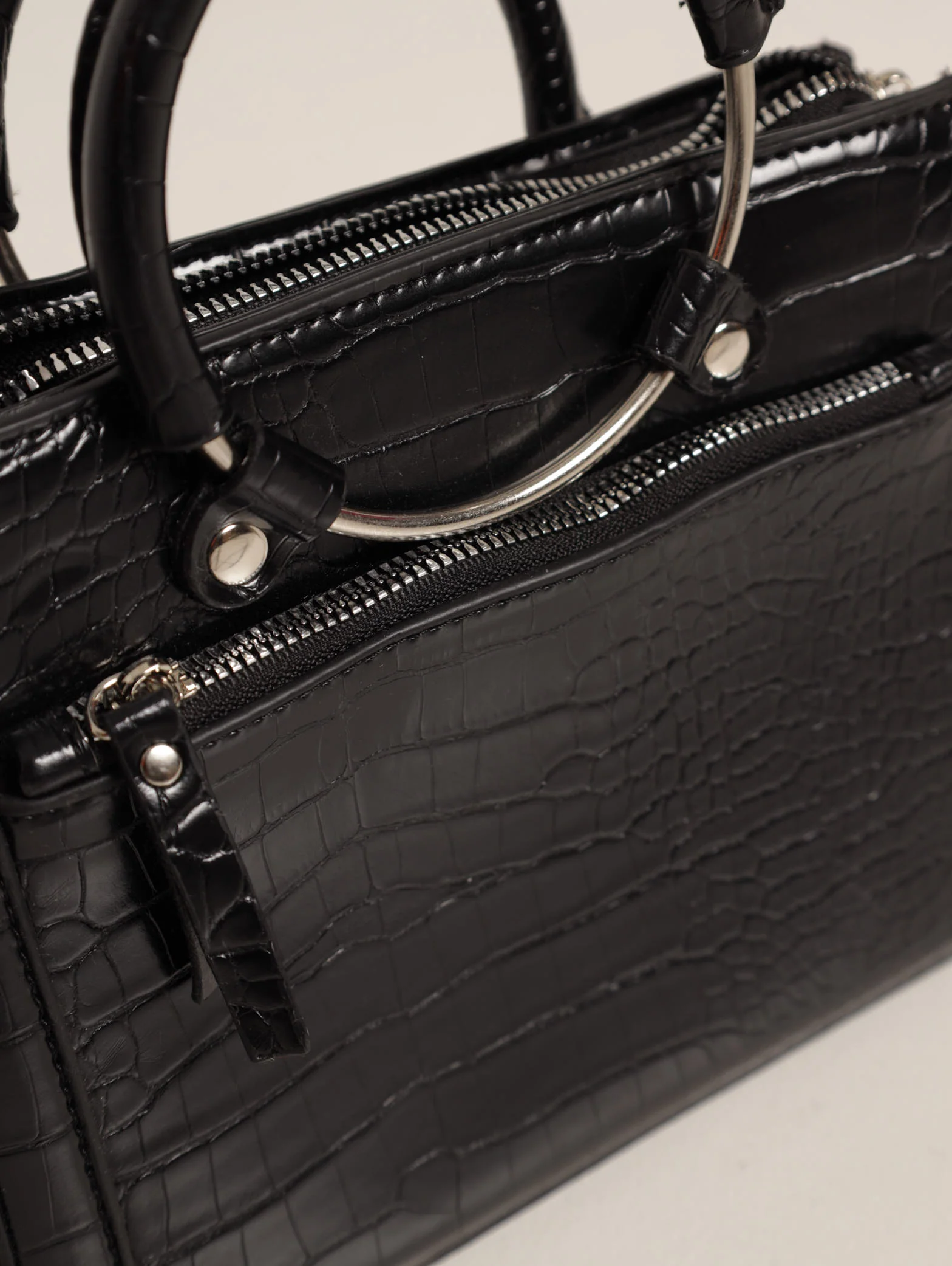Tote Bag With Metal Handle - Image 3