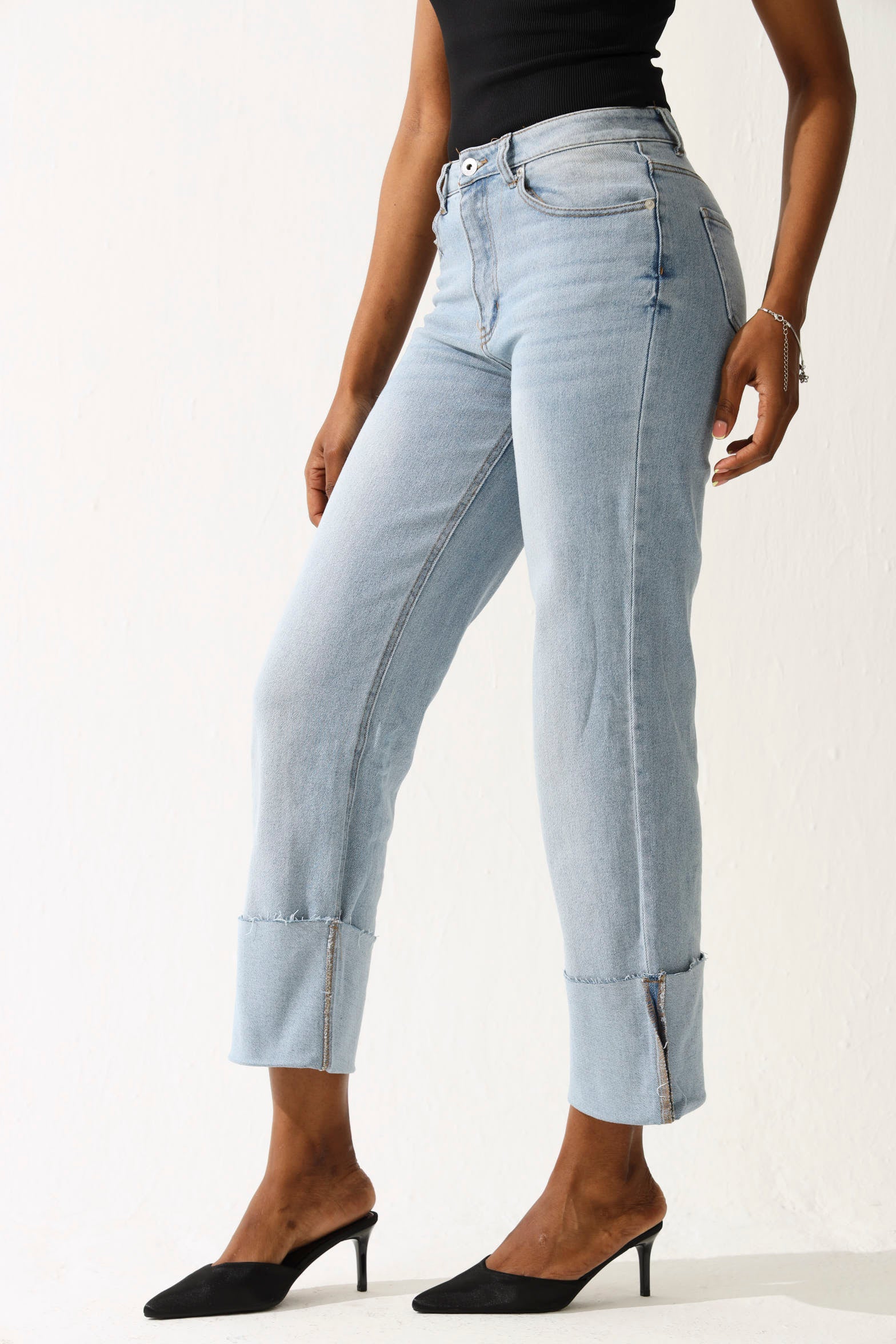 Turn Up Wide Leg Jean - Stonewash - Image 3