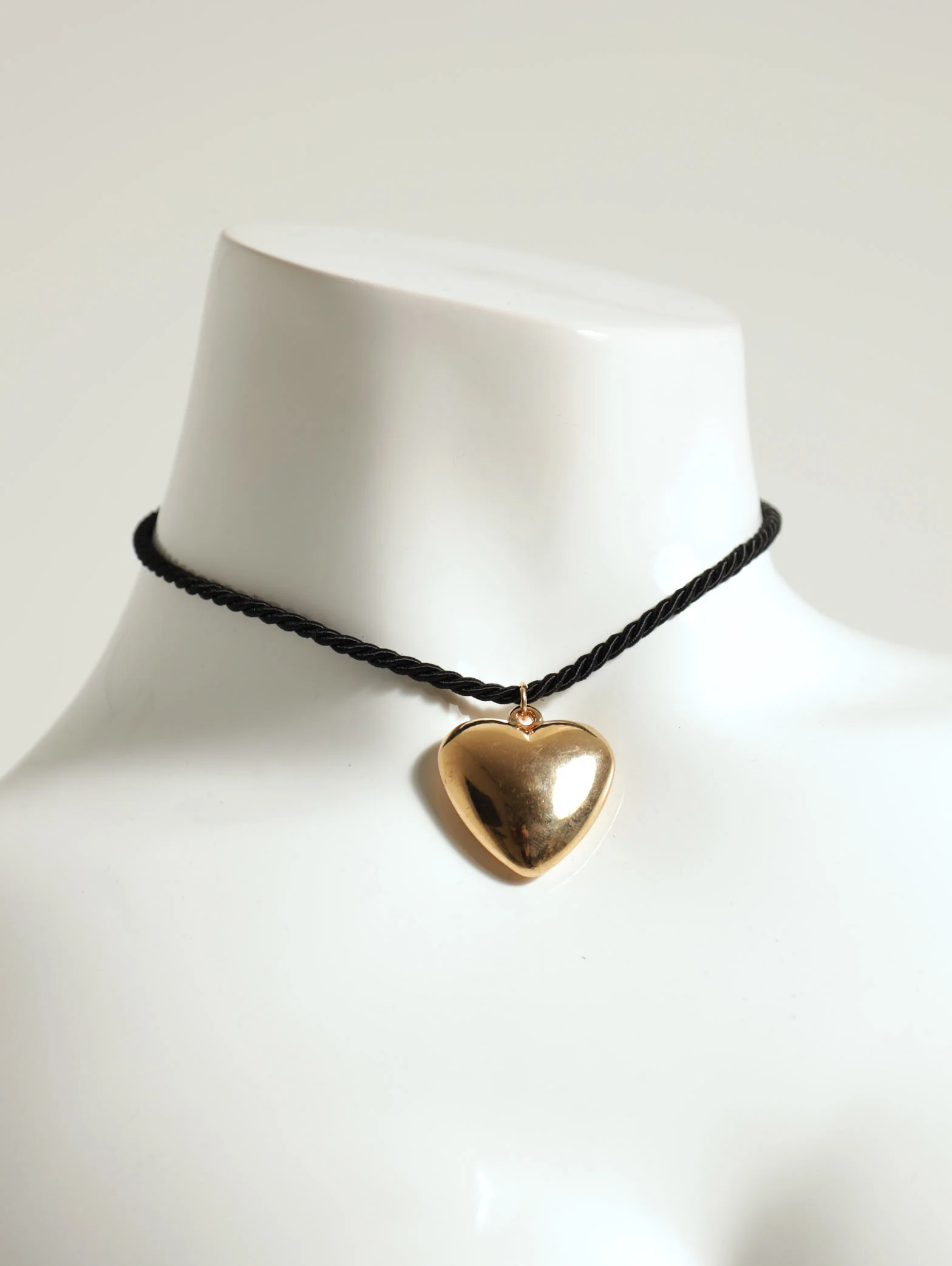 Twisted Rope Large Heart Charm Choker