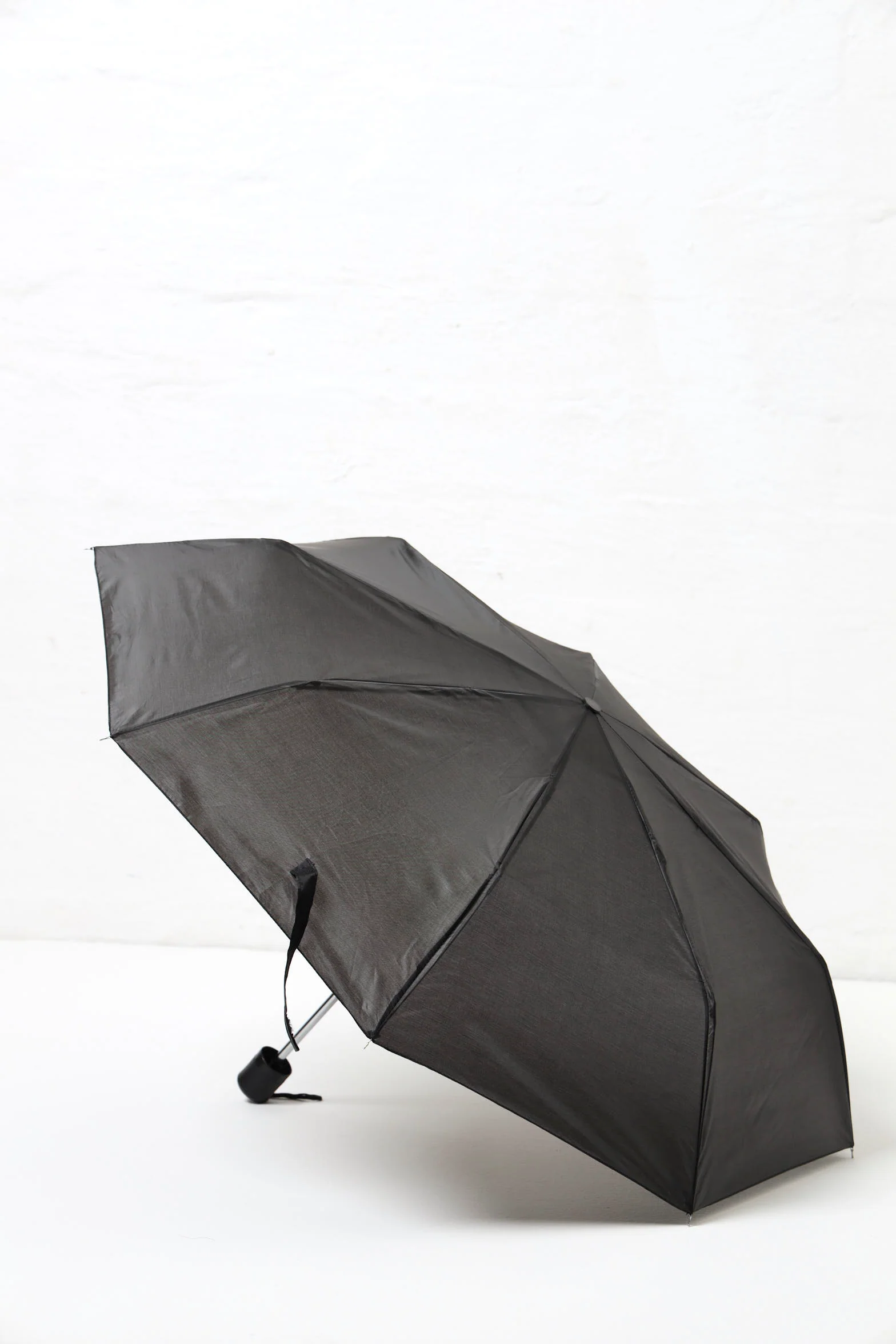 Uv Lined Plain Umbrella - Black - Image 3