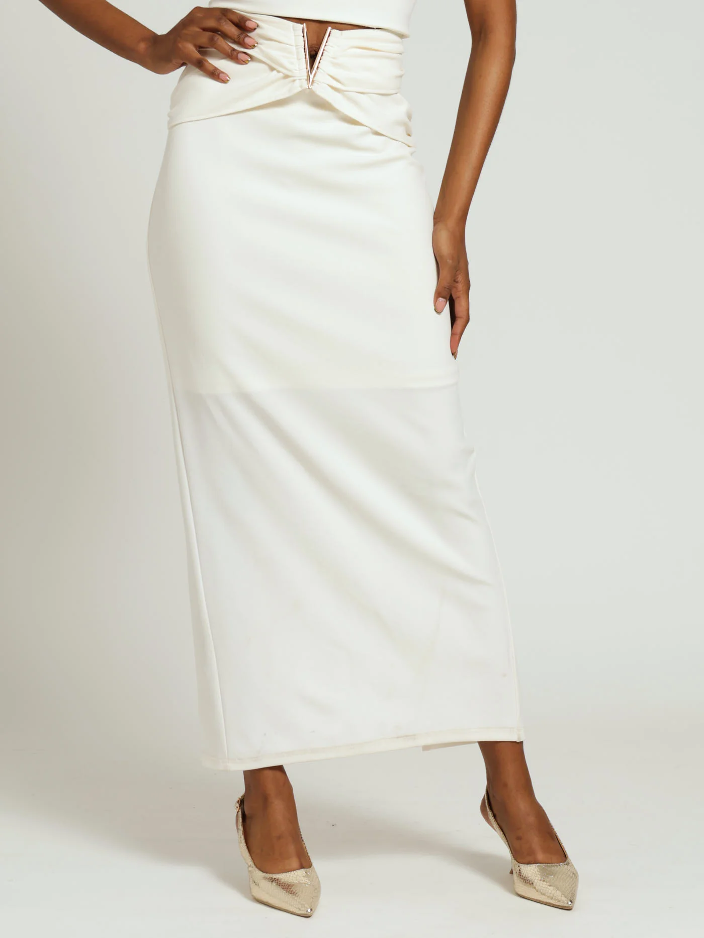 V-Metal Trim Band Detail Pencil Skirt - Cream