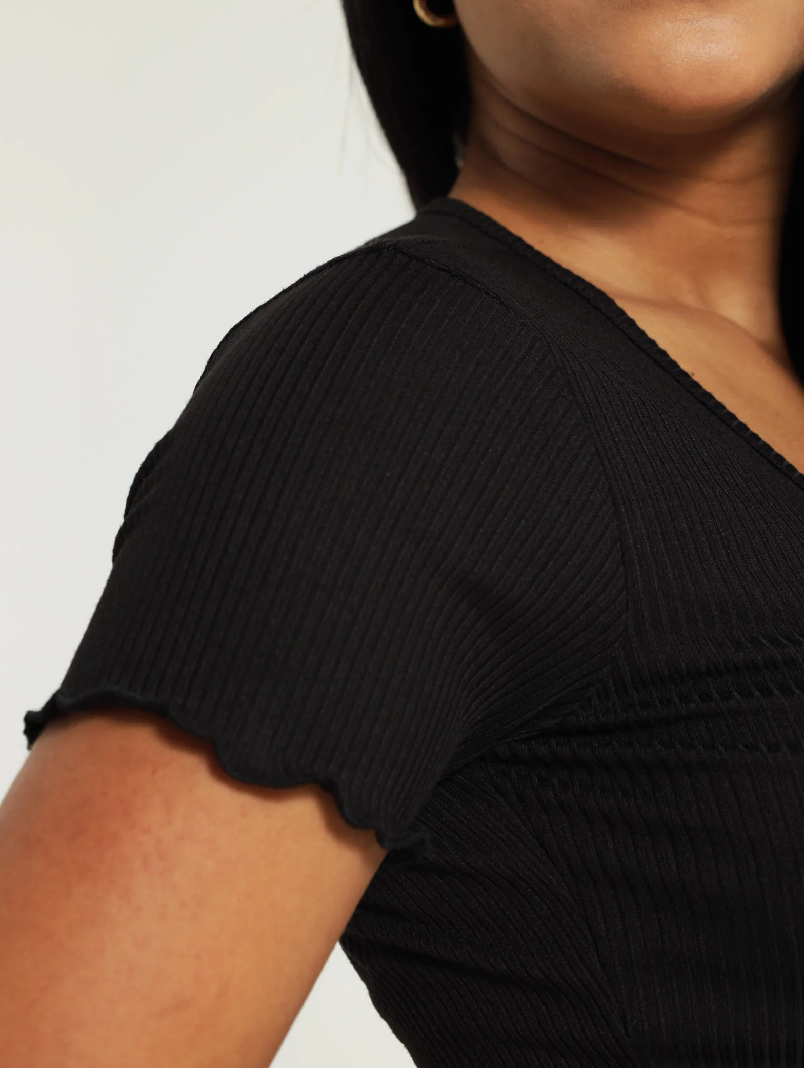 V-Neck Lettuce Edge Top - Image 4