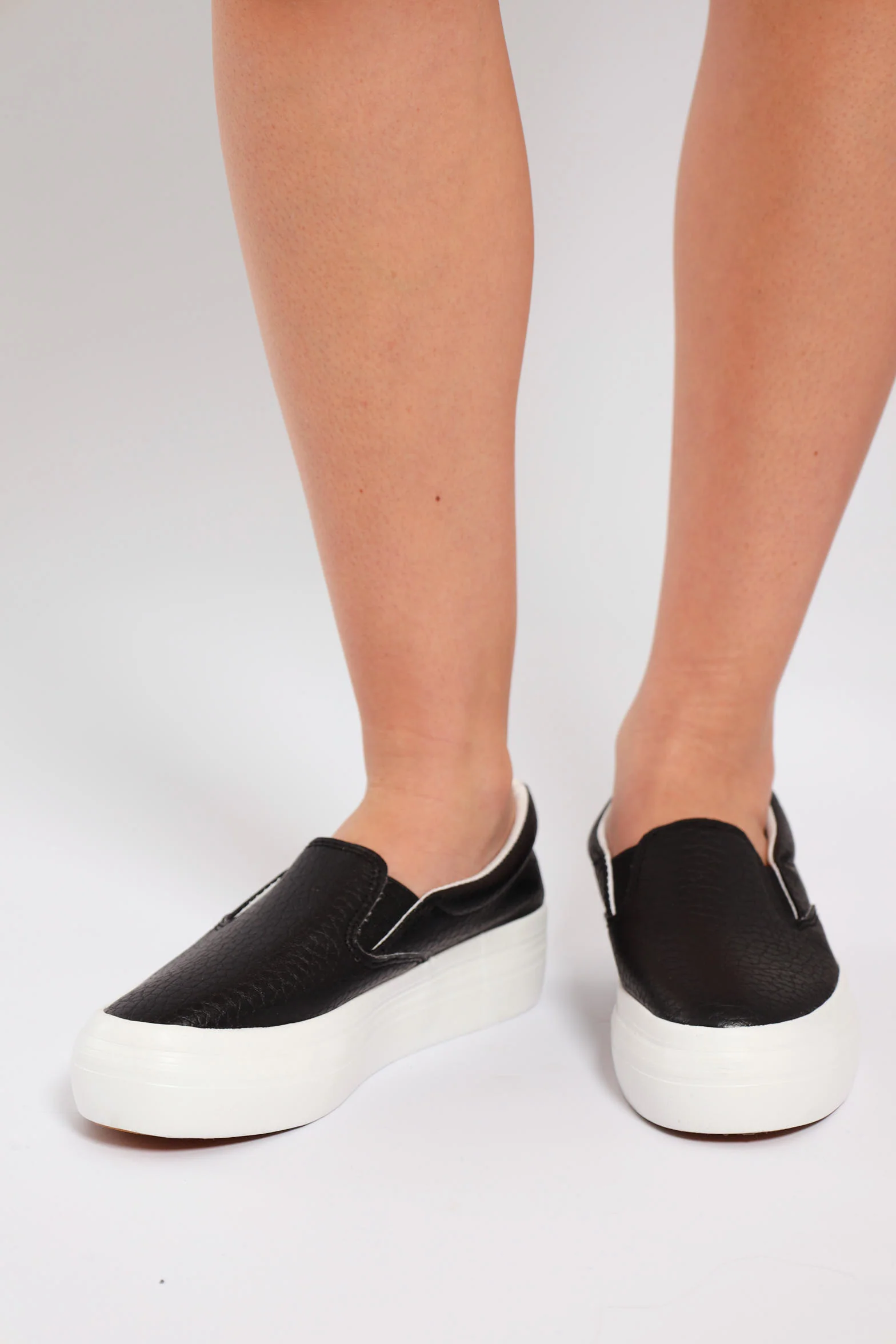 Vulcansied Sneaker - Black - Image 2