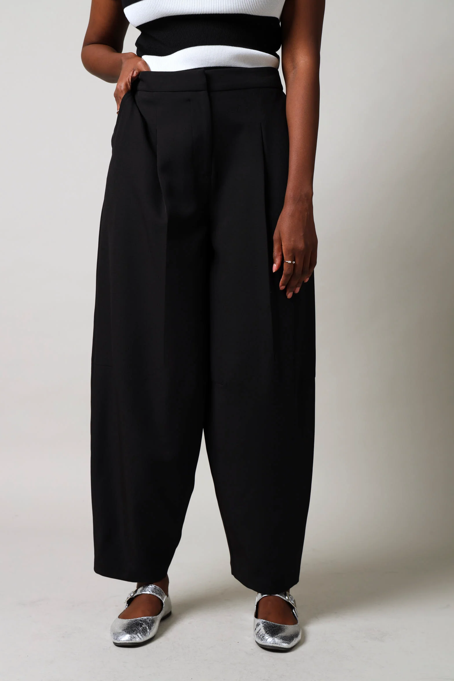 Wide Leg Barrel Pants - Black