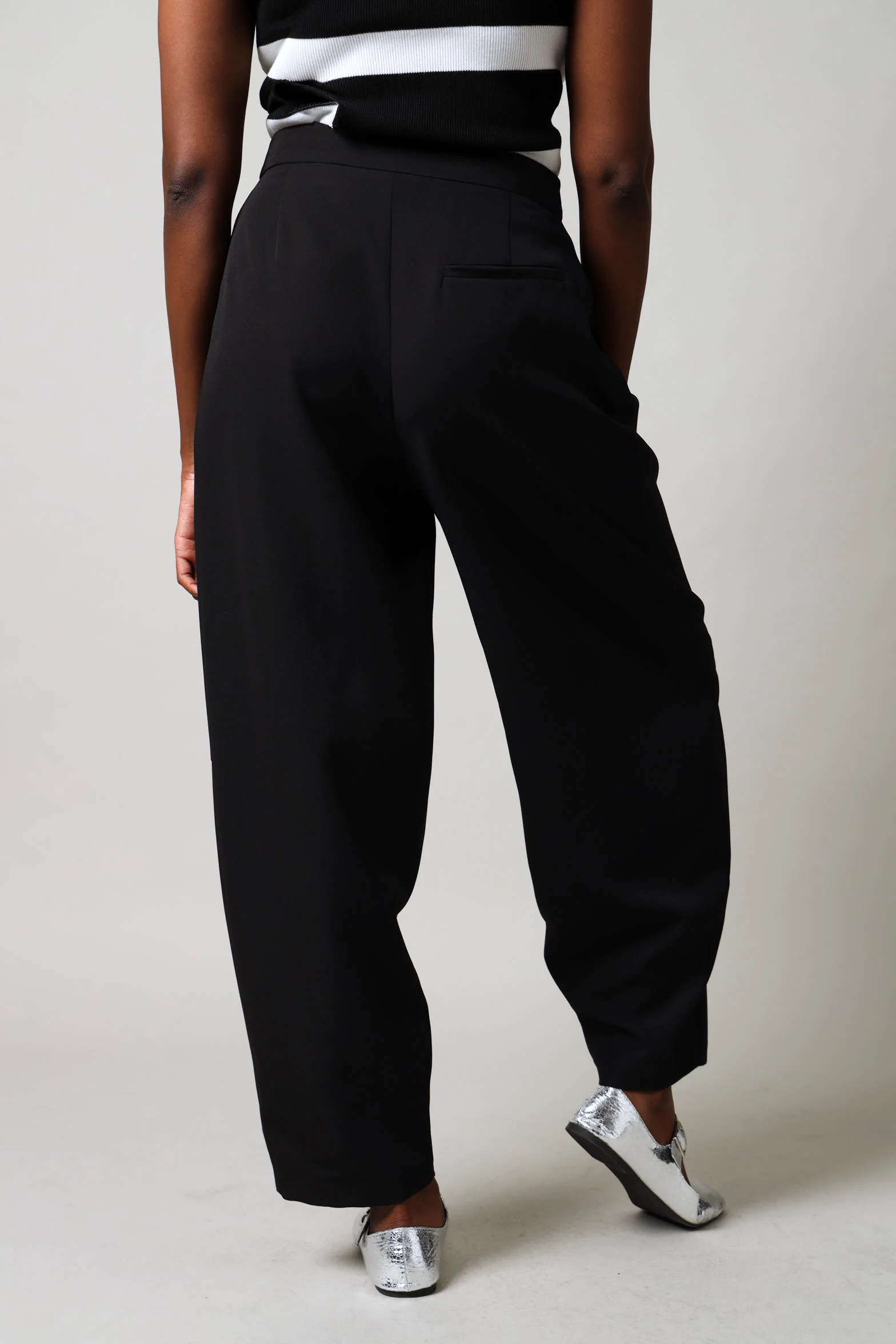 Wide Leg Barrel Pants - Black - Image 4