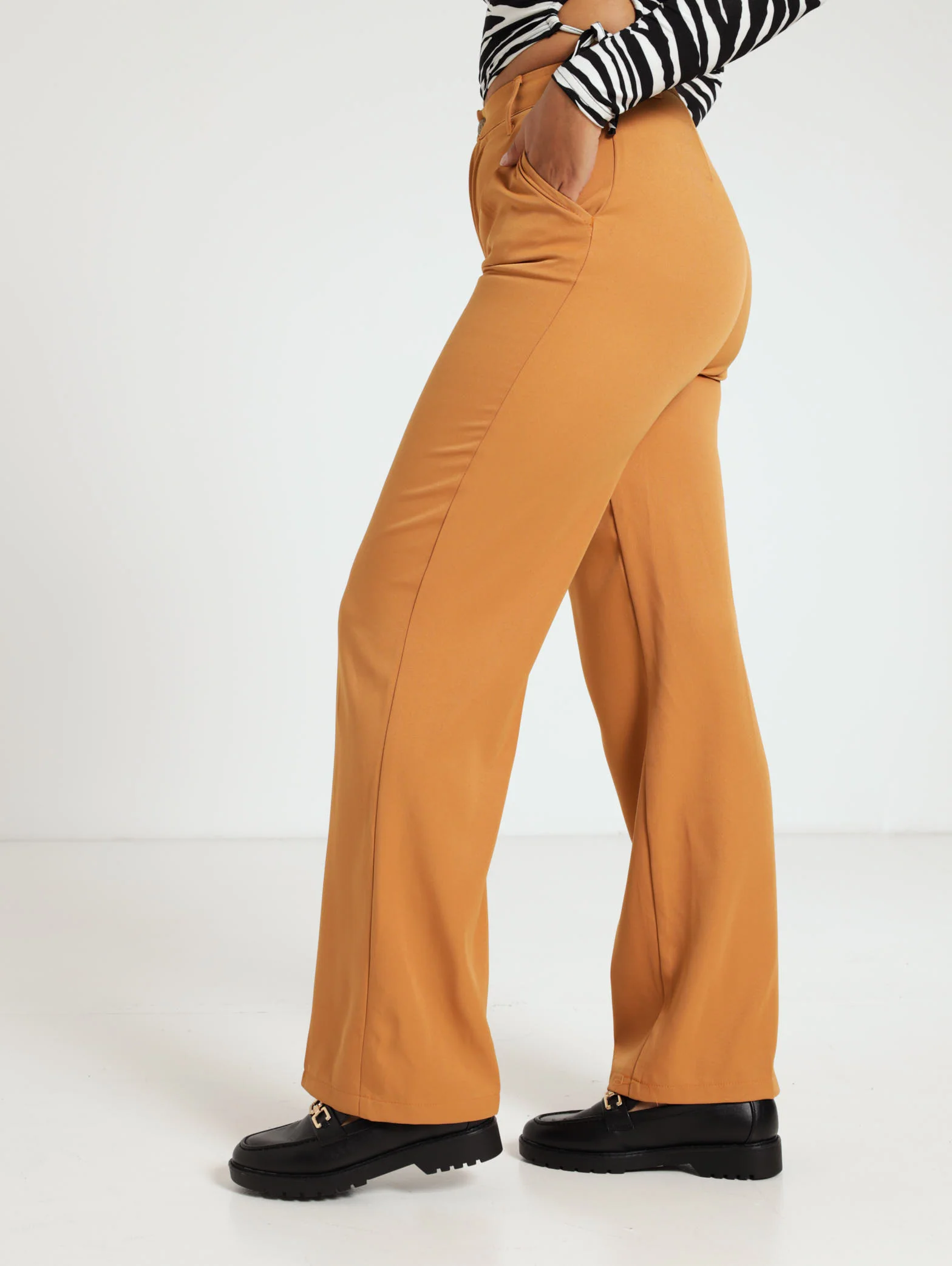 Wide Leg Pants With Pleat Detail - Image 2
