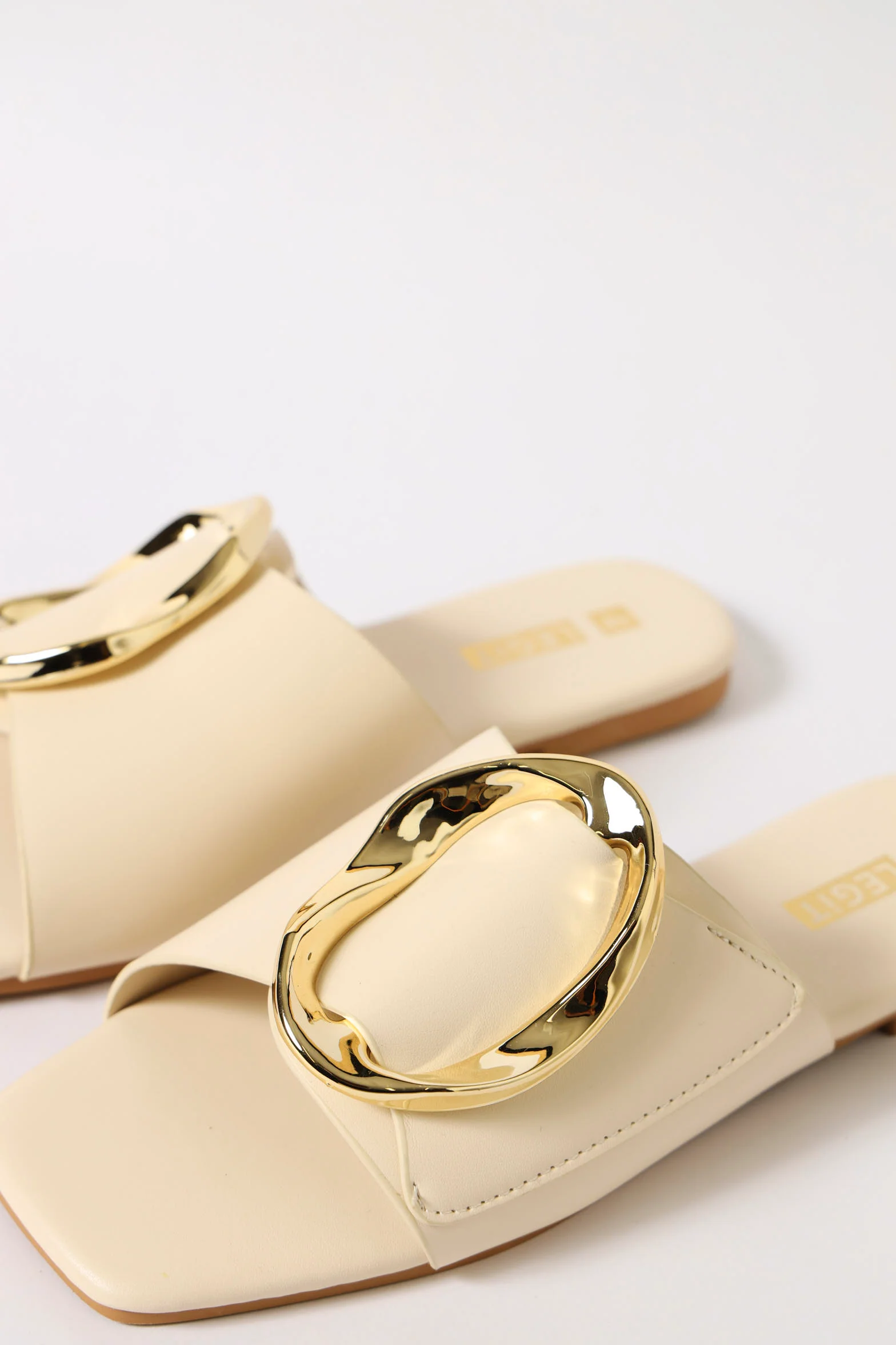 Wide One Strap Uneven Ring Trim Sandal - Off White - Image 2