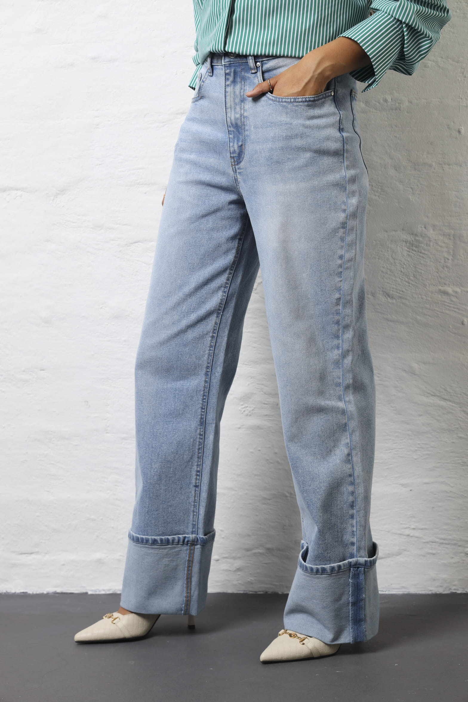 Wide Turn Up Wide Leg Jean - Light Wash - Image 3