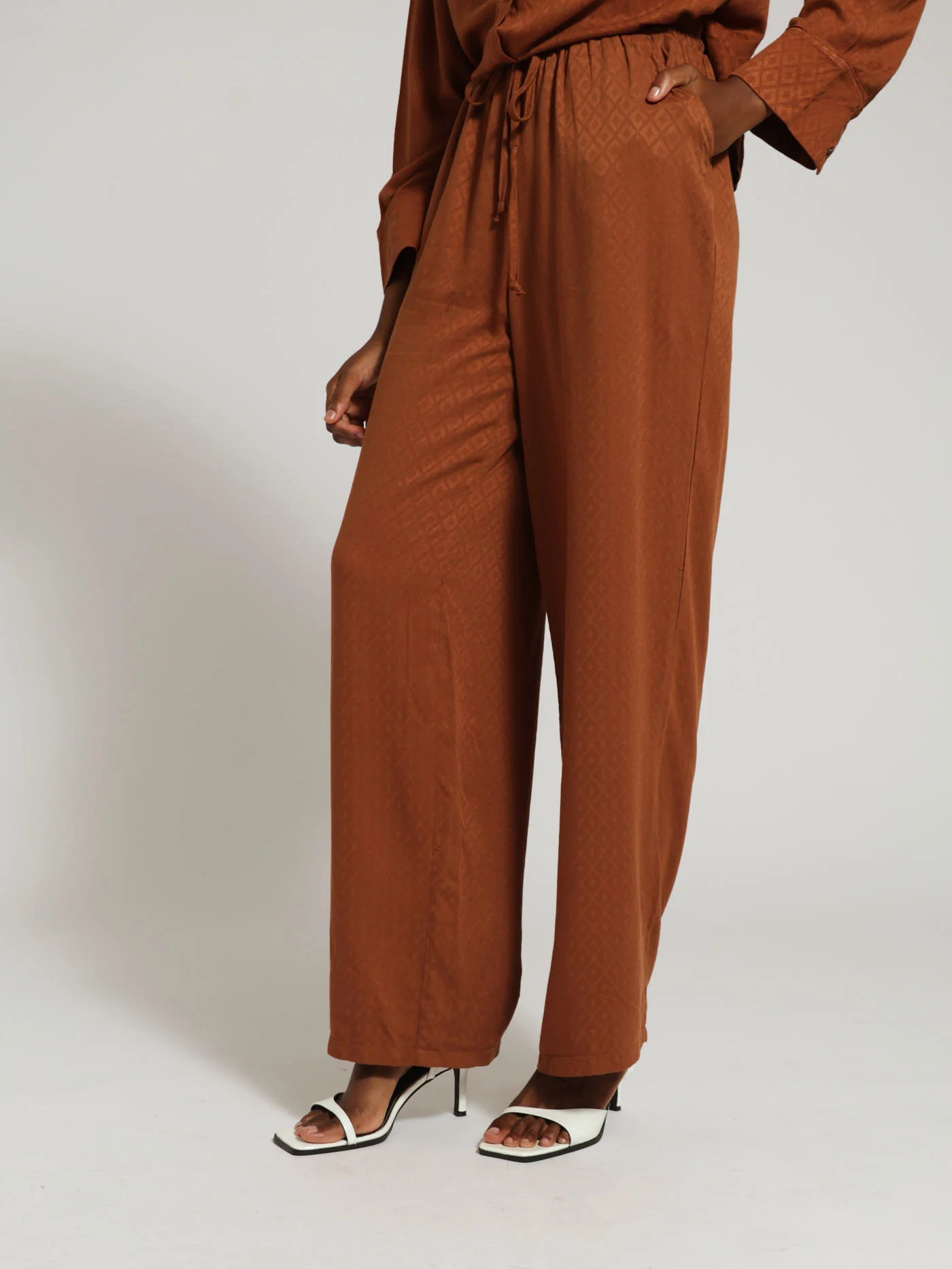 Wideleg Jacquard Pants - Brown - Image 2